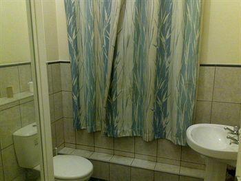 The Knowsley - Not Open To The Public Guest house 2*