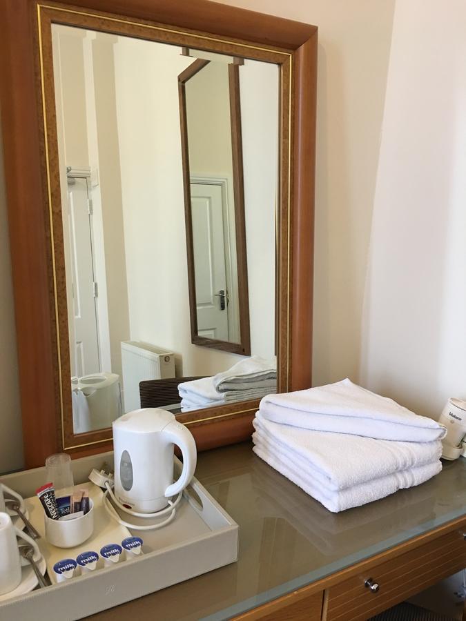 Guest house The Knowsley - Not Open To The Public 2*