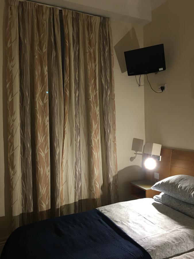 Guest house The Knowsley - Not Open To The Public 2*