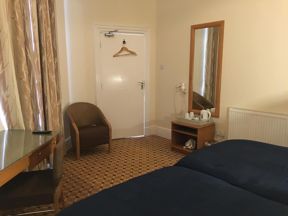 Guest house The Knowsley - Not Open To The Public 2*