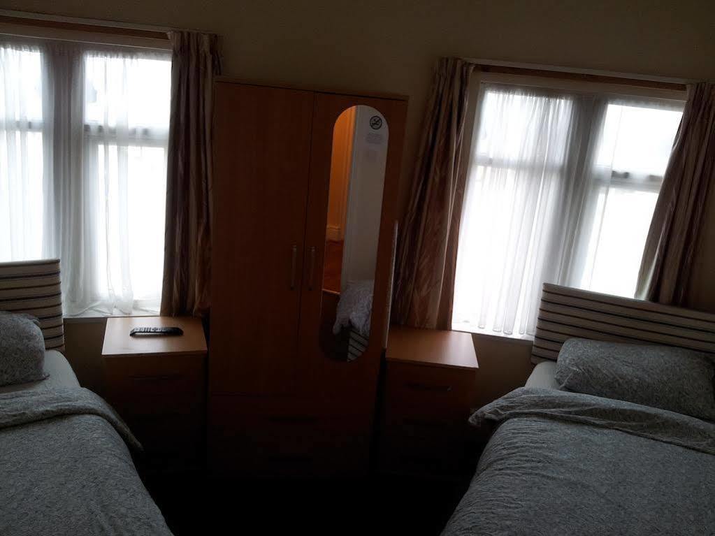 The Knowsley - Not Open To The Public Guest house 2*