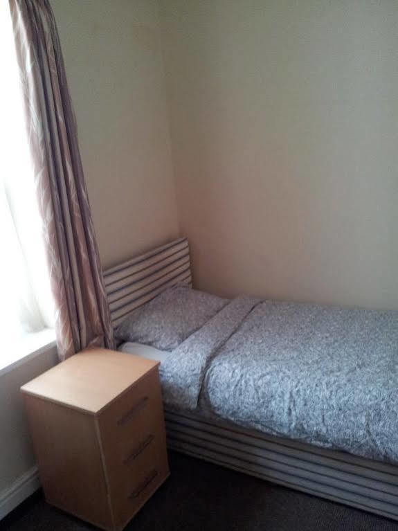 Guest house The Knowsley - Not Open To The Public 2*